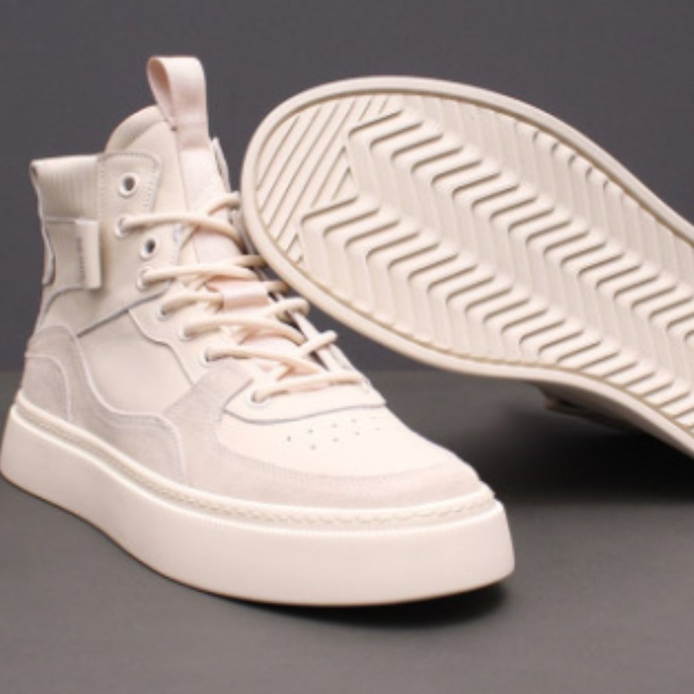 Casual leather board shoes in autumn and winter